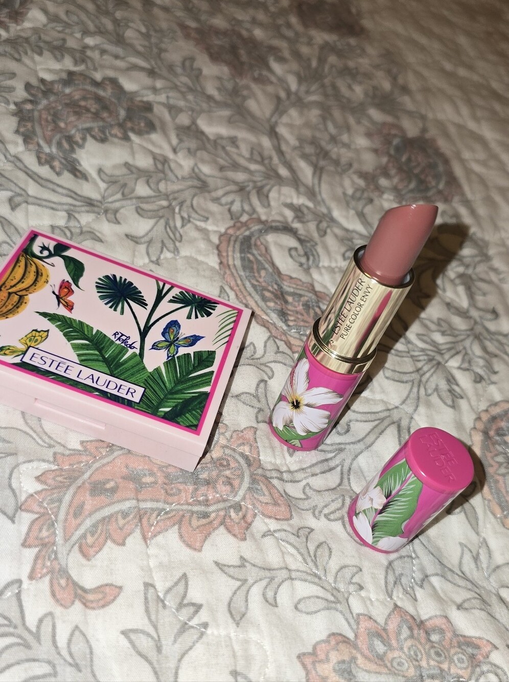 Intense nude Estee Lauder Pure Color Envy Lipstick 561+bronzer goddess powder